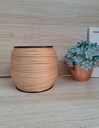 Fio de Poliéster Palha 4mm 500g imagem Fio de Poliéster Palha 4mm 500g