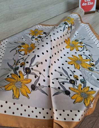 imagem Lenço Floral com poá 